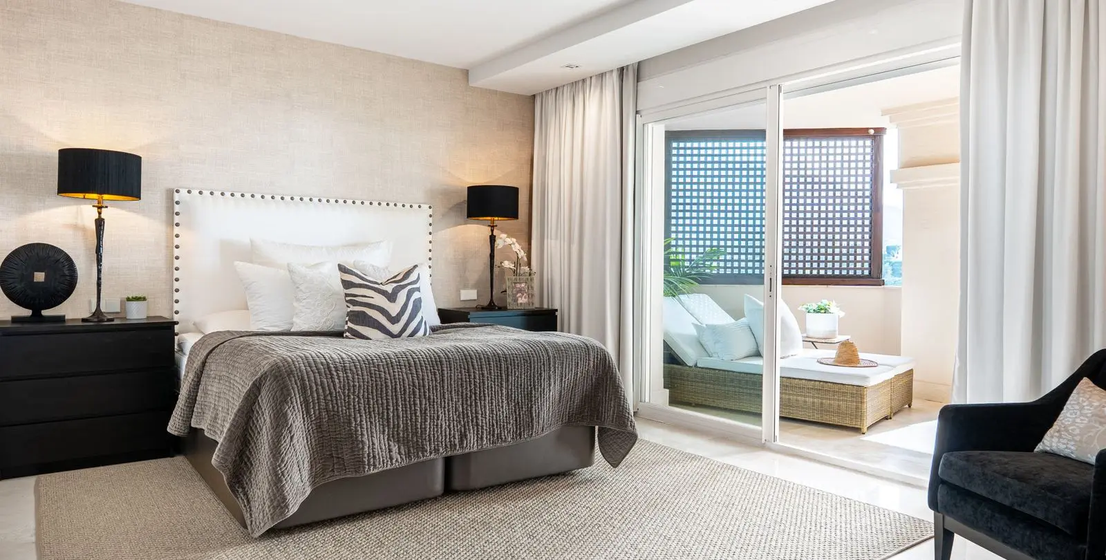Sale of middle floor apartment in Nueva Andalucía 4