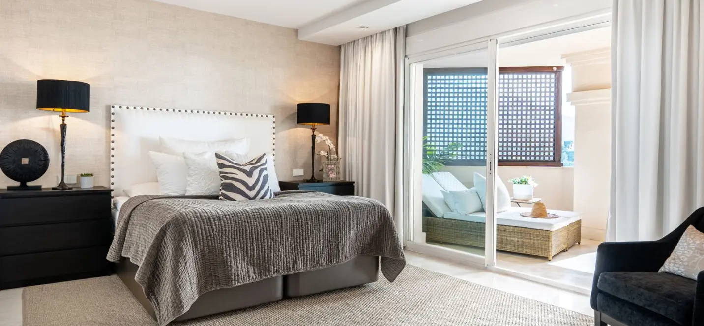 Sale of middle floor apartment in Nueva Andalucía 3