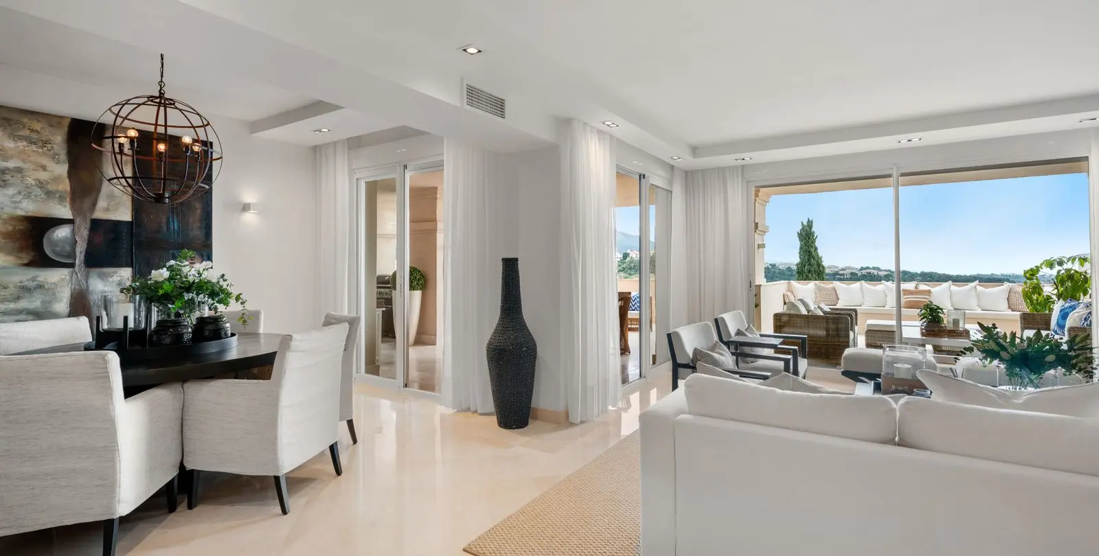 Sale of middle floor apartment in Nueva Andalucía 13
