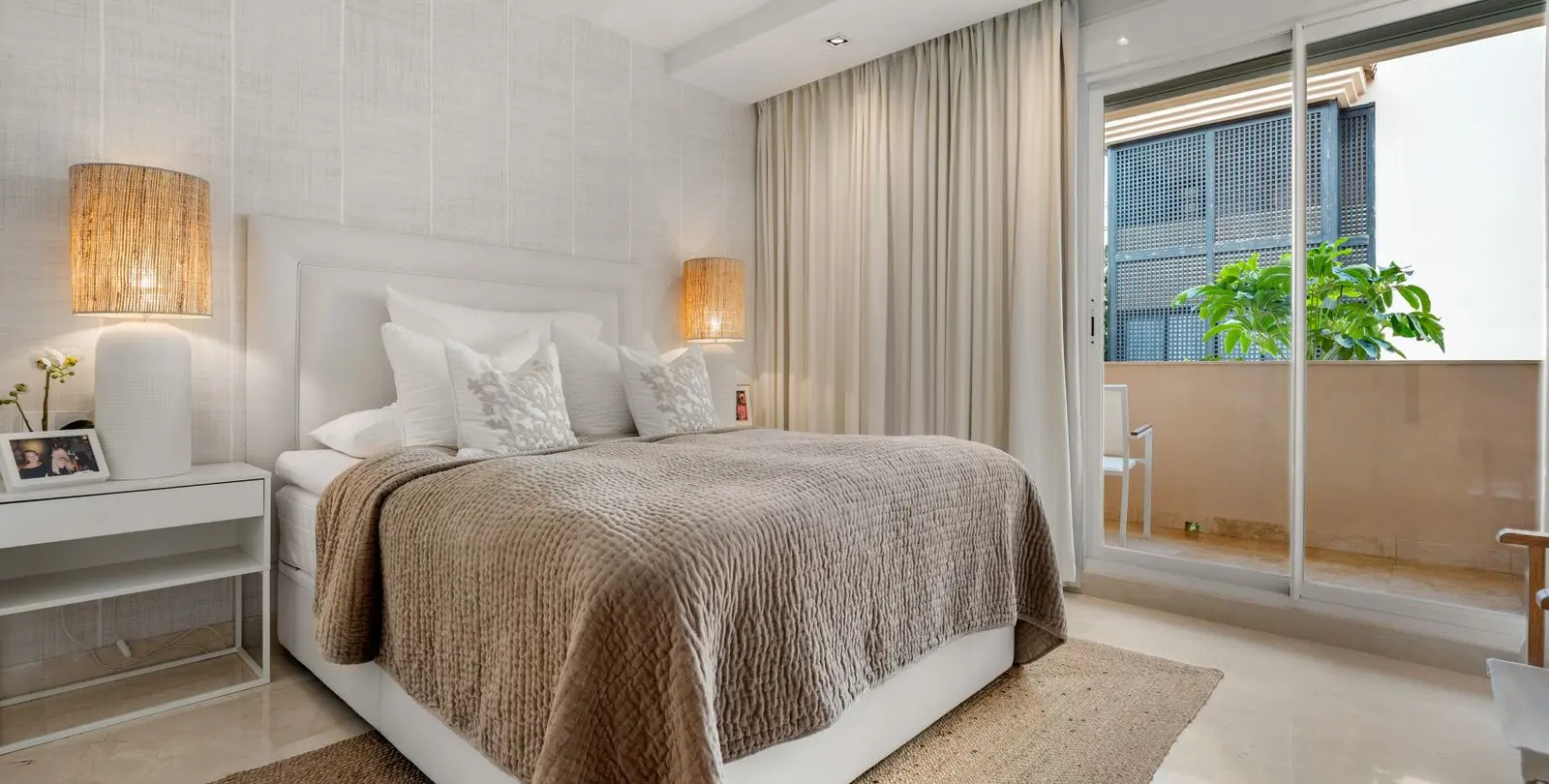 Sale of middle floor apartment in Nueva Andalucía 17