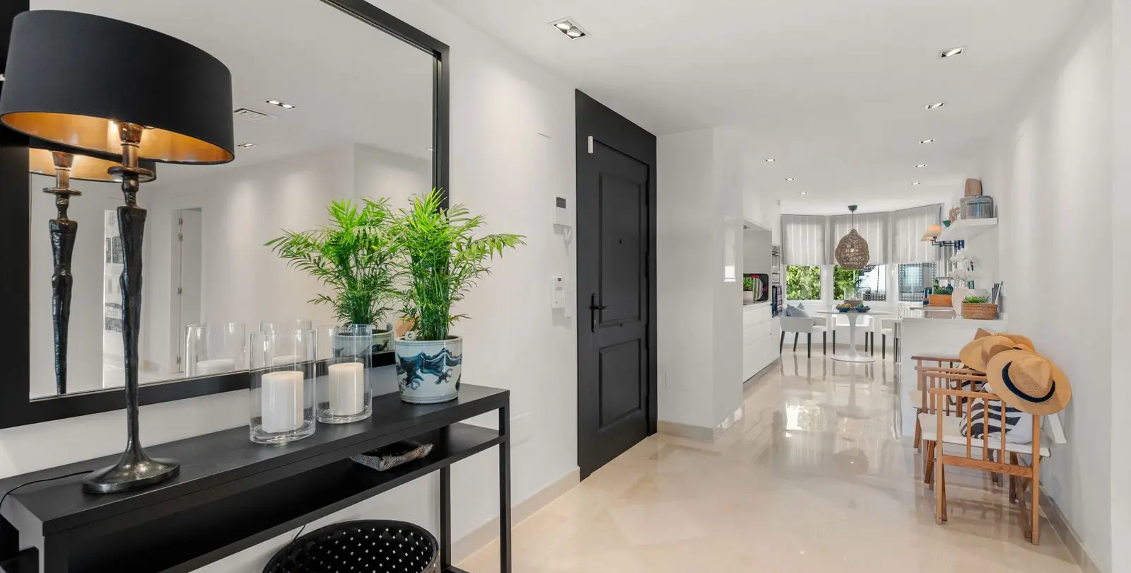 Sale of middle floor apartment in Nueva Andalucía 30