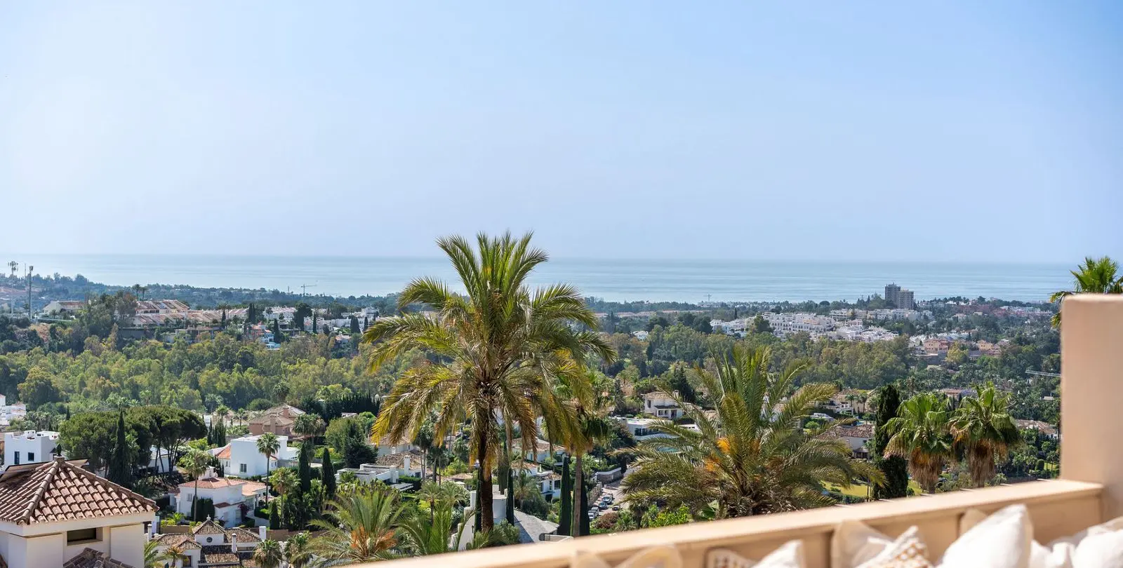 Sale of middle floor apartment in Nueva Andalucía 41
