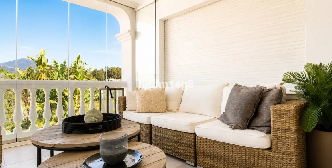 Sale of detached villa in La Campana 26