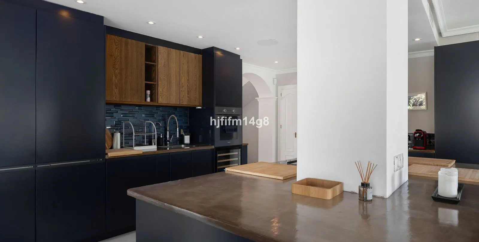 Sale of detached villa in La Campana 13