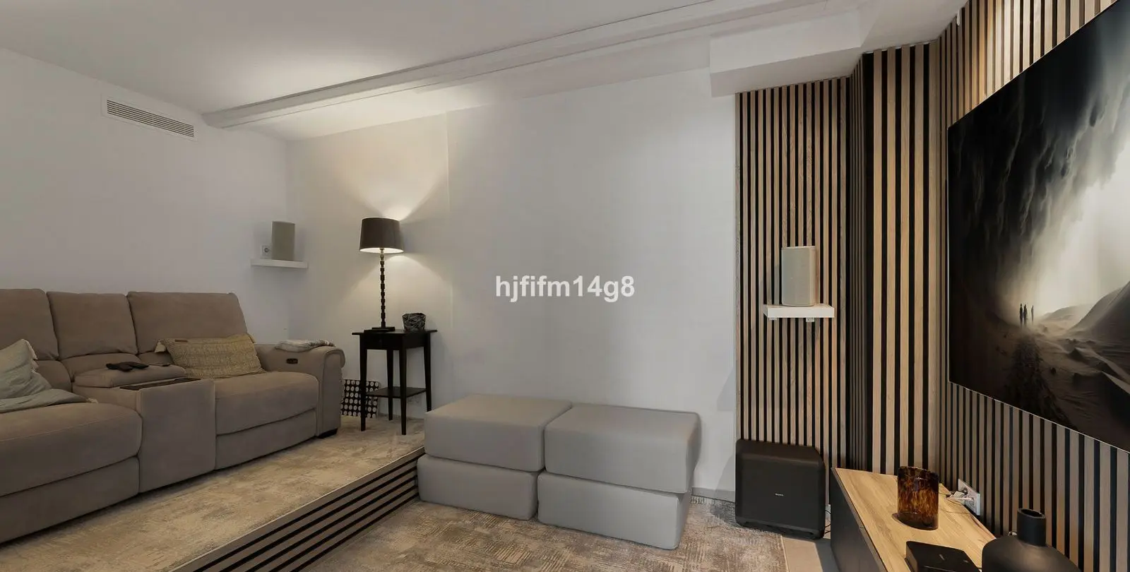 Sale of detached villa in La Campana 22