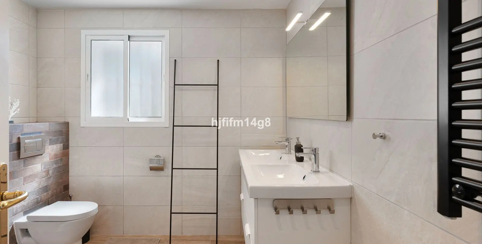 Sale of detached villa in La Campana 25