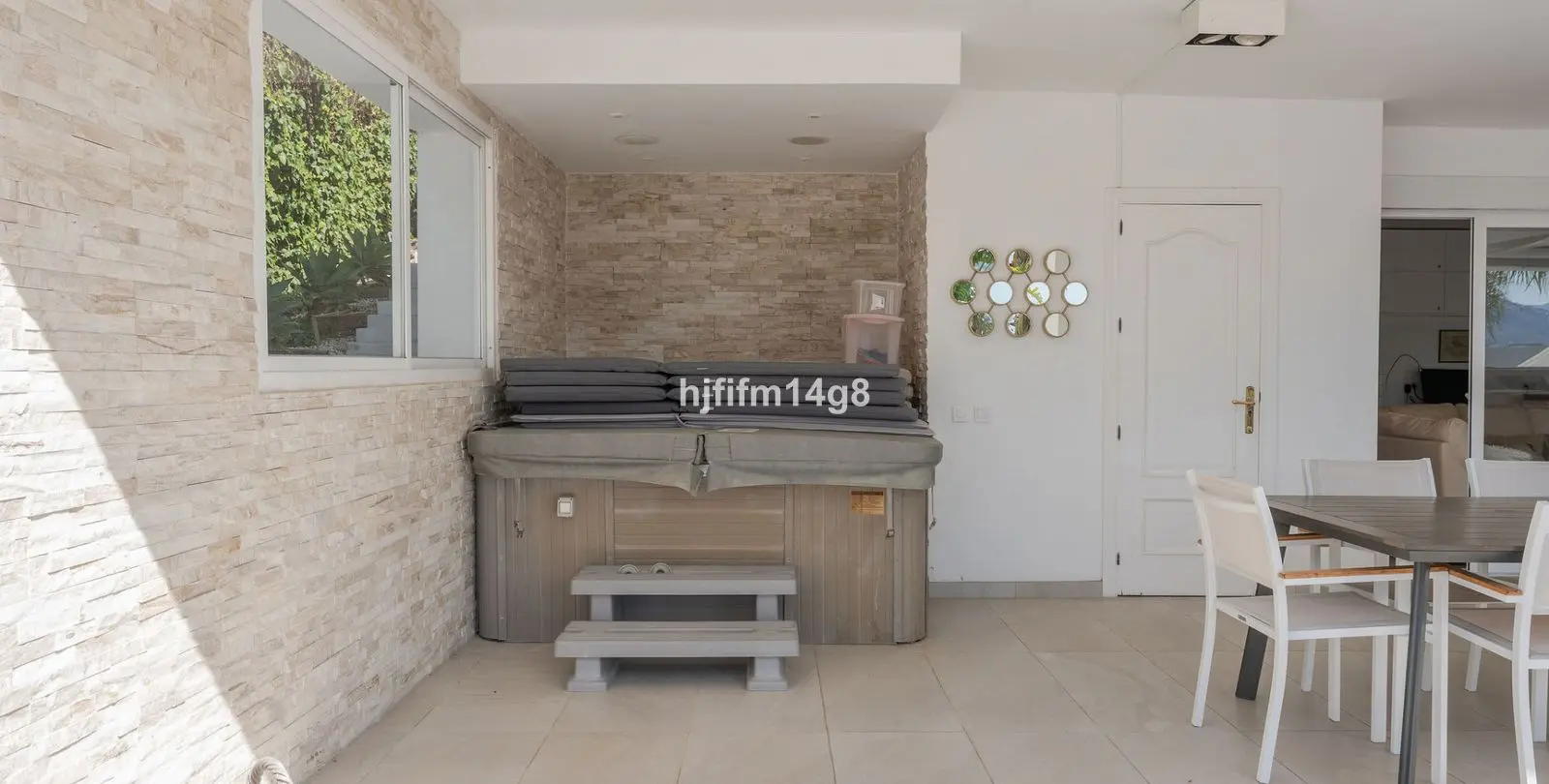Sale of detached villa in La Campana 30