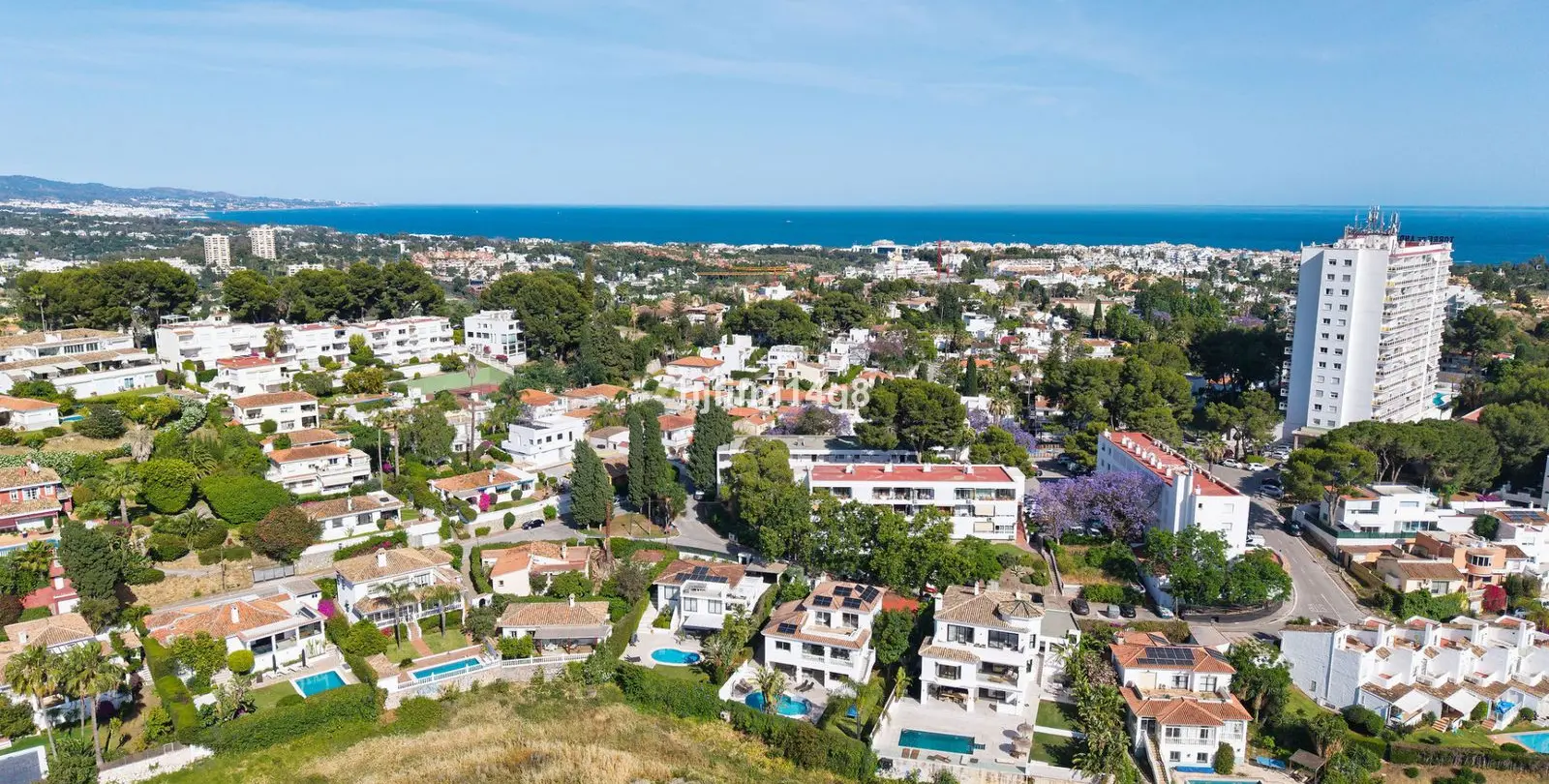 Sale of detached villa in La Campana 40