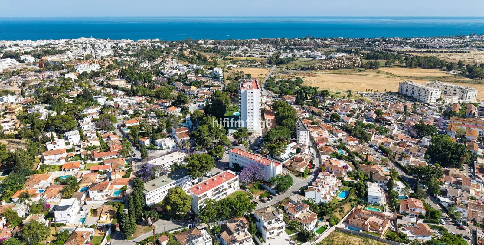 Sale of detached villa in La Campana 41