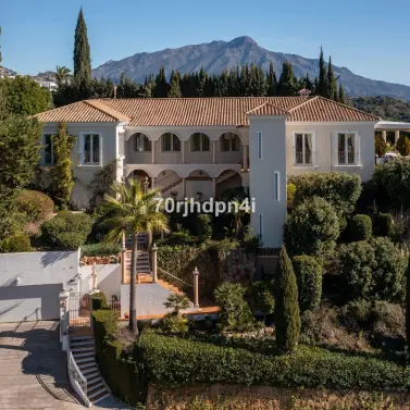Sale of detached villa in Benahavís