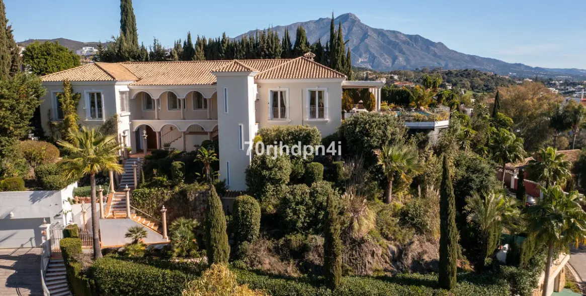 Sale of detached villa in Benahavís 8