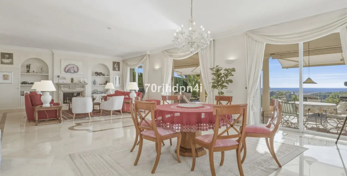 Sale of detached villa in Benahavís 16