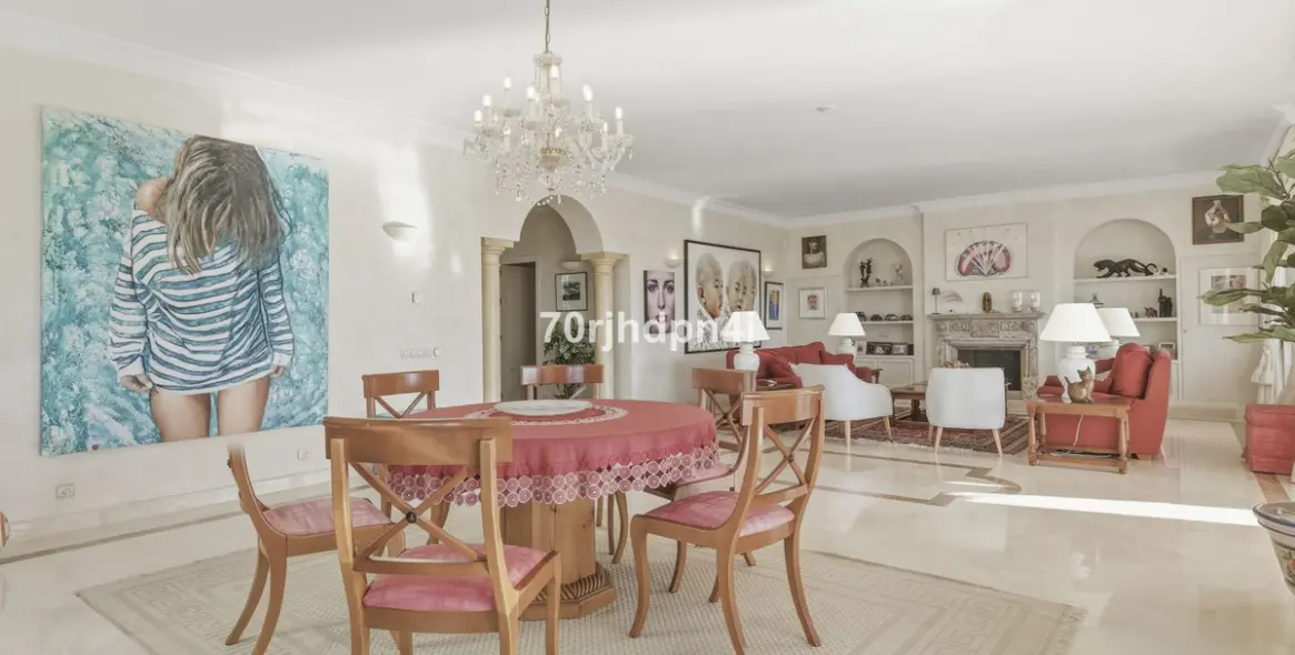 Sale of detached villa in Benahavís 18