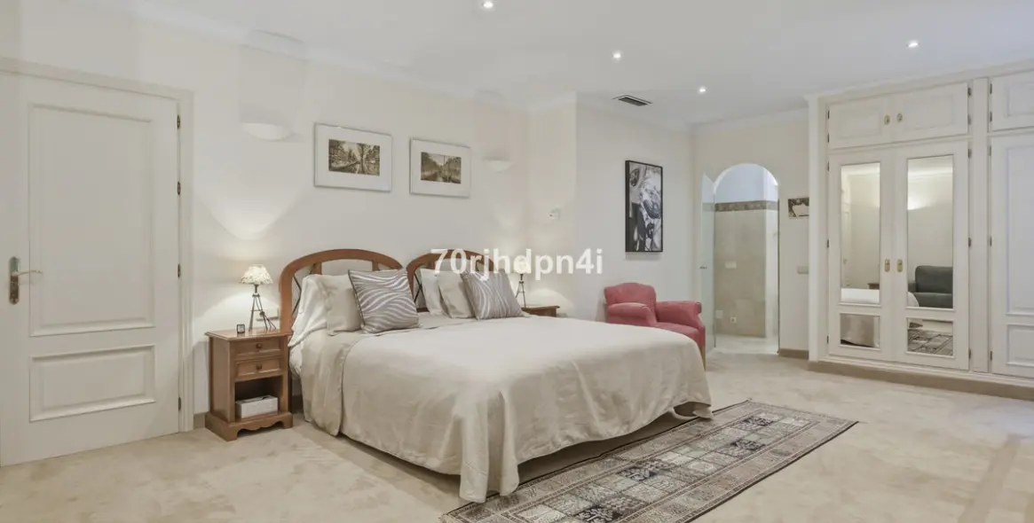 Sale of detached villa in Benahavís 23