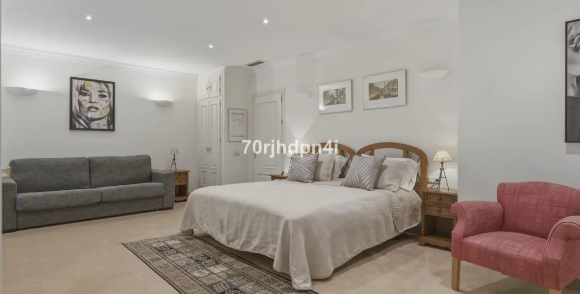 Sale of detached villa in Benahavís 26