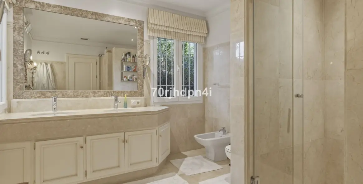 Sale of detached villa in Benahavís 30