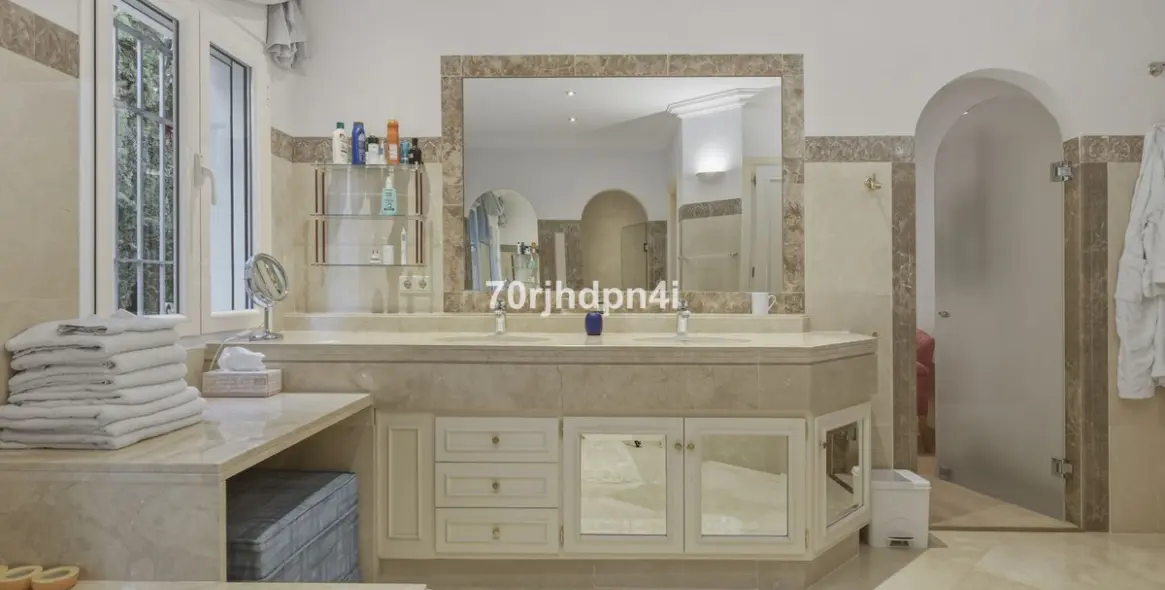 Sale of detached villa in Benahavís 31