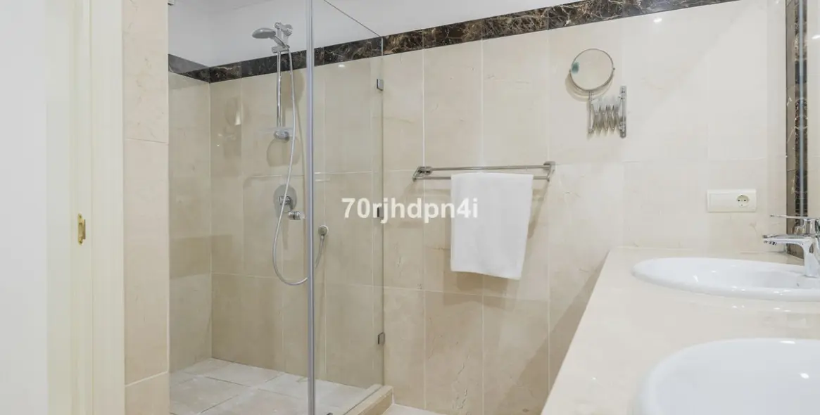 Sale of detached villa in Benahavís 71