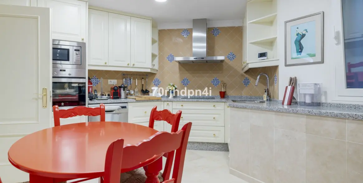 Sale of detached villa in Benahavís 73