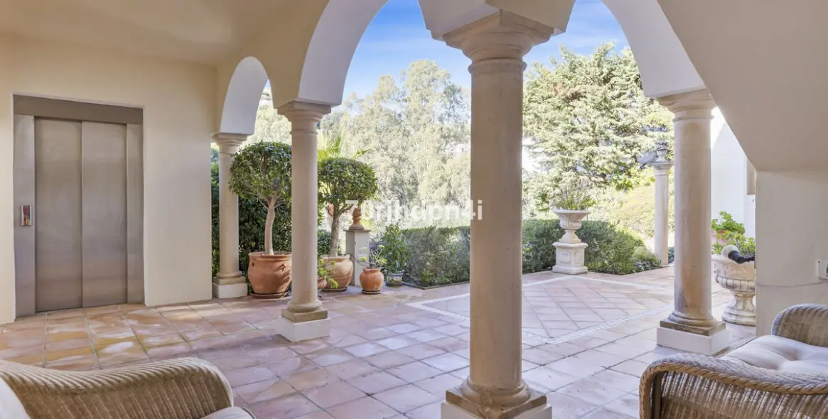 Sale of detached villa in Benahavís 90