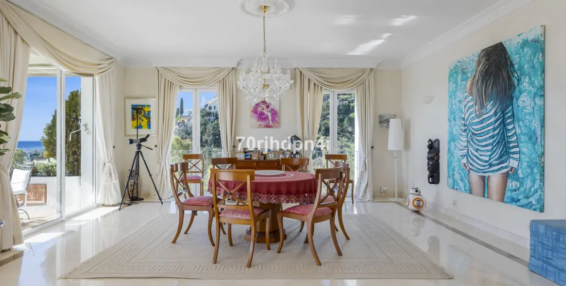 Sale of detached villa in Benahavís 92