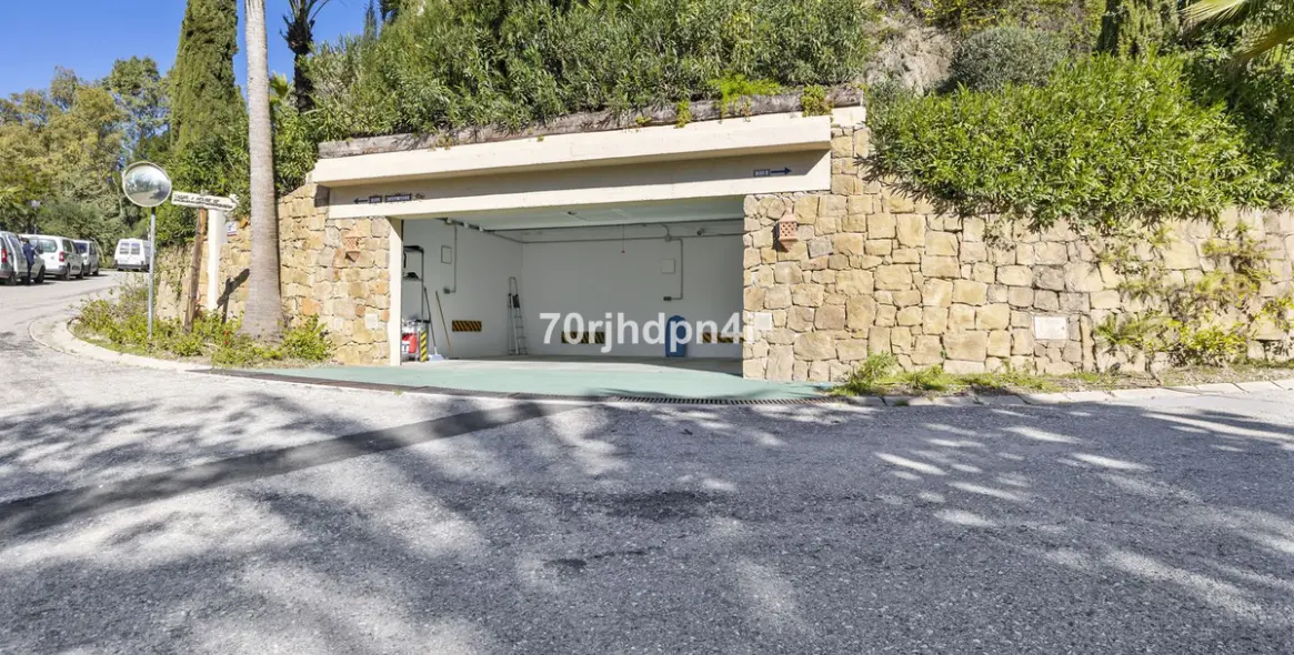 Sale of detached villa in Benahavís 126