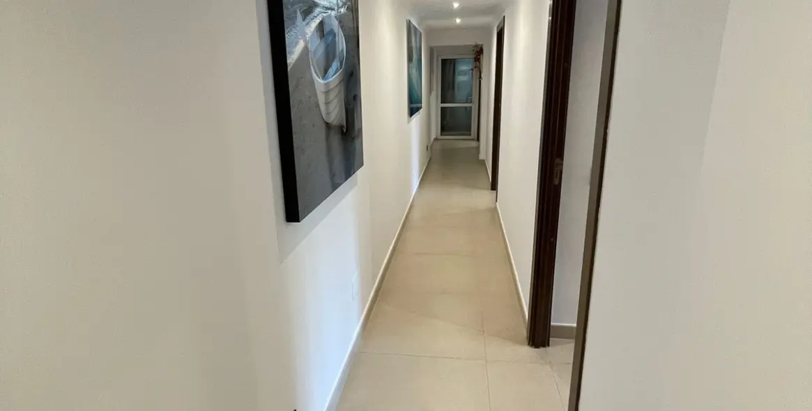 Sale of detached villa in San Pedro de Alcántara 26
