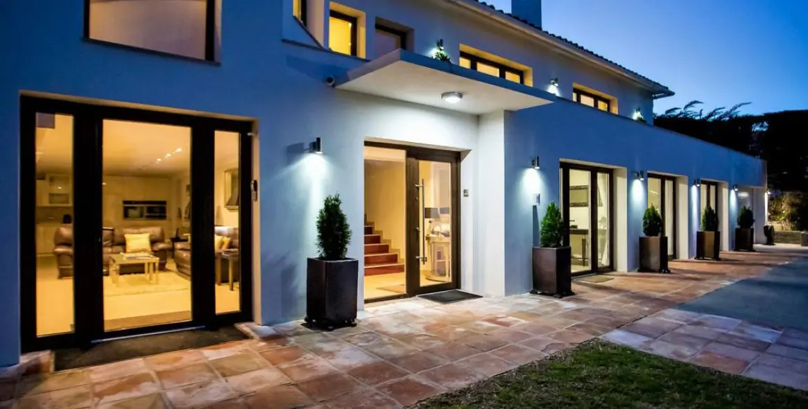Sale of detached villa in San Pedro de Alcántara 34