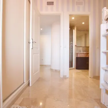 Long-term rent of middle floor apartment in Calahonda