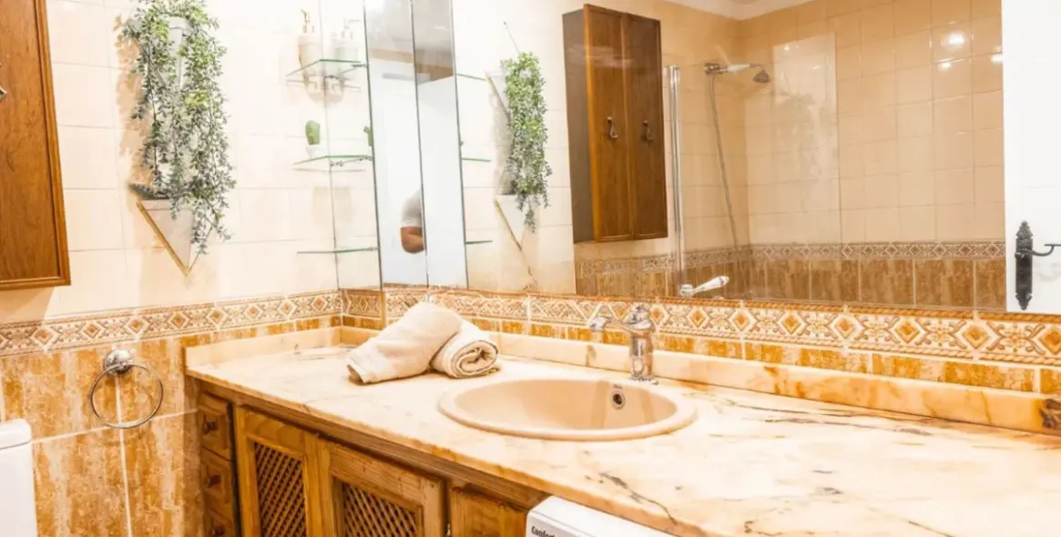 Long-term rent of middle floor apartment in Nueva Andalucía 8