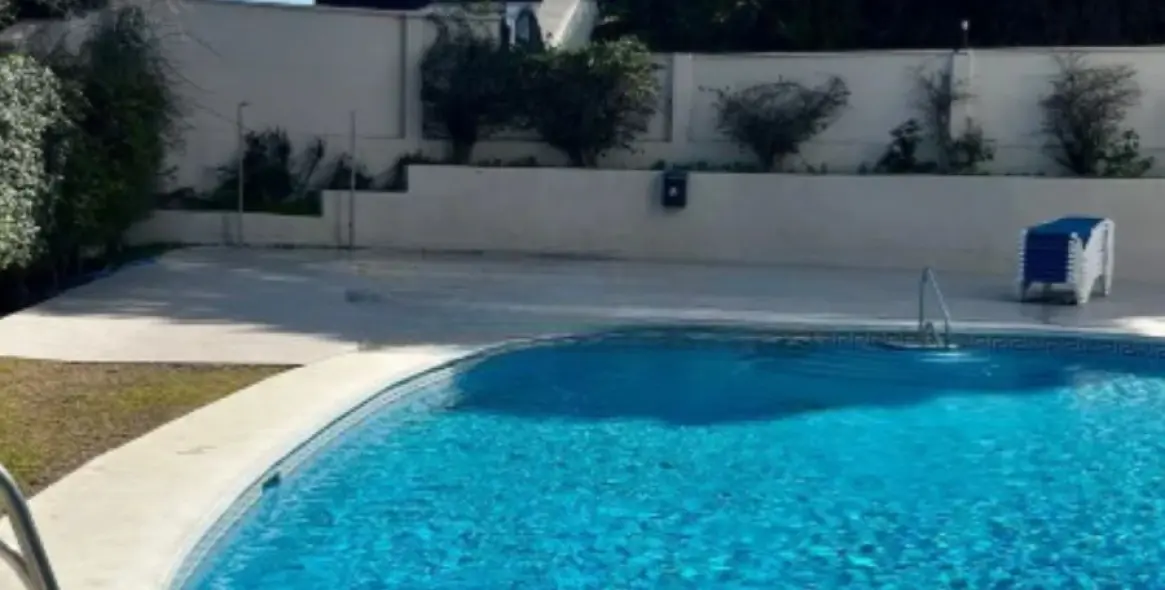 Long-term rent of middle floor apartment in Nueva Andalucía 11