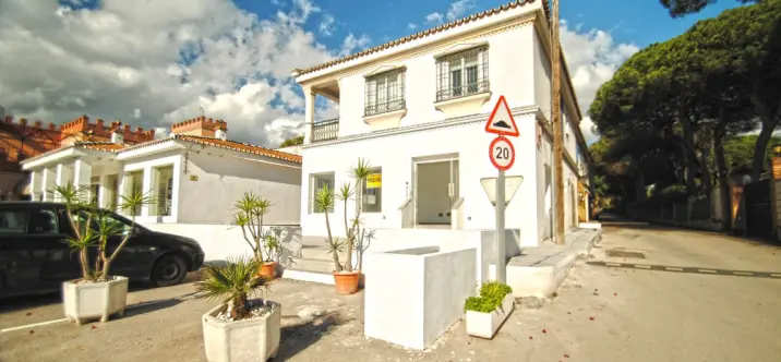 Долгосрочная аренда магазина в Elviria 4