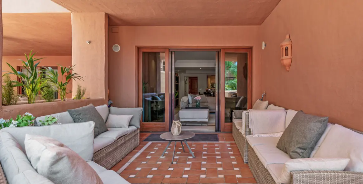 Long-term rent of middle floor apartment in Estepona 5