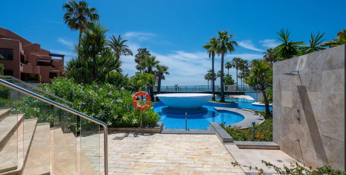 Long-term rent of middle floor apartment in Estepona 21