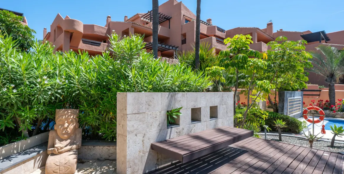 Long-term rent of middle floor apartment in Estepona 24