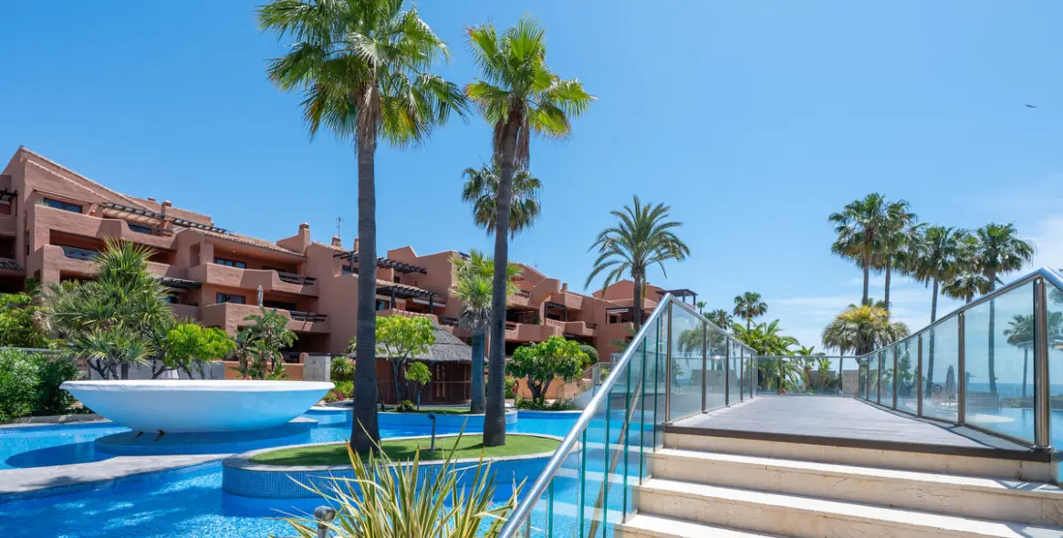 Long-term rent of middle floor apartment in Estepona 26