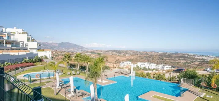 Long-term rent of middle floor apartment in Calanova Golf 0