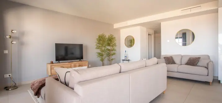 Long-term rent of middle floor apartment in Calanova Golf 2