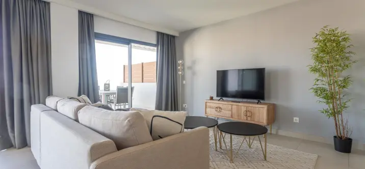Long-term rent of middle floor apartment in Calanova Golf 3