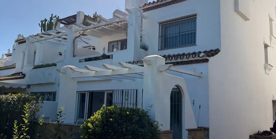 Alquiler a largo plazo de apartamento en planta baja en Marbella 1