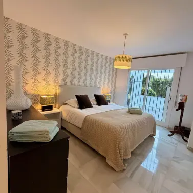 Alquiler a largo plazo de apartamento en planta baja en Marbella