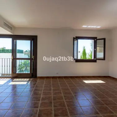 Long-term rent of townhouse in El Paraiso