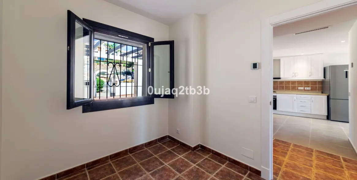 Long-term rent of townhouse in El Paraiso 10