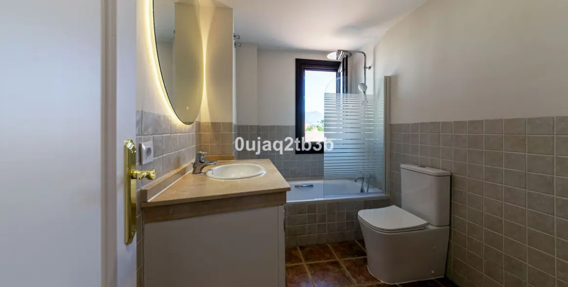 Long-term rent of townhouse in El Paraiso 20