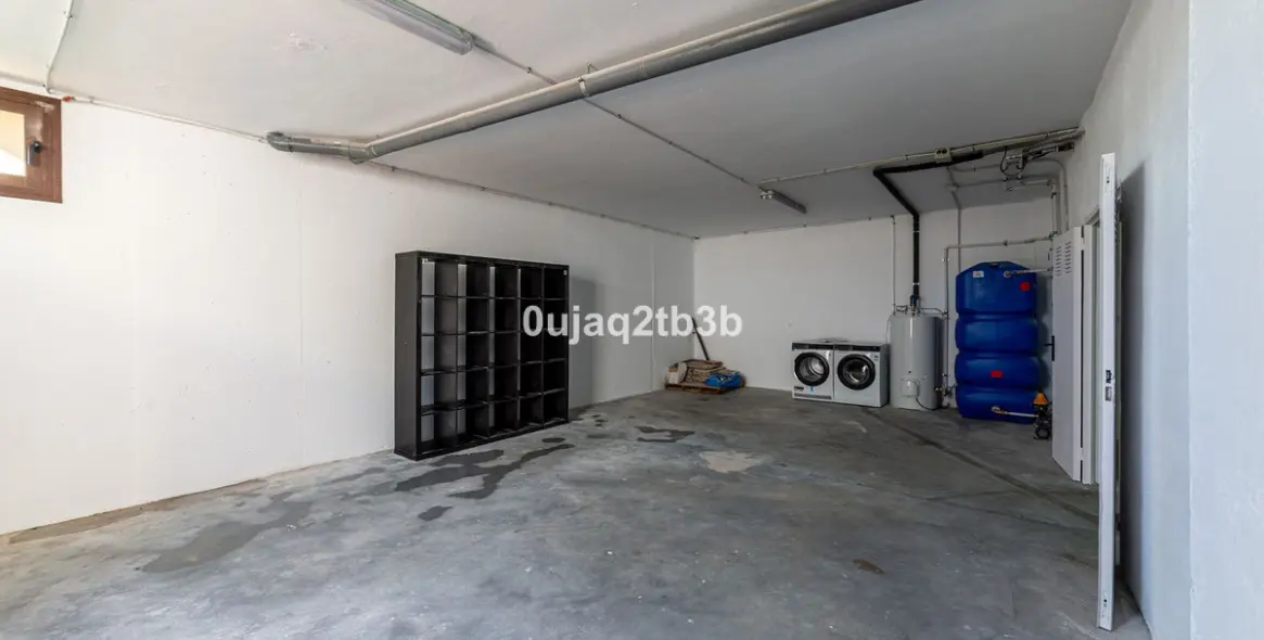 Long-term rent of townhouse in El Paraiso 36