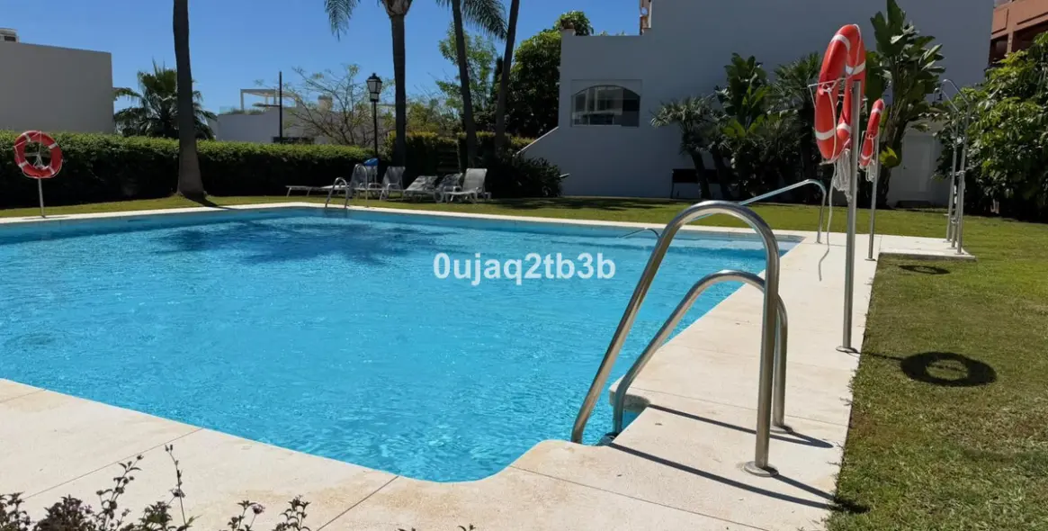 Long-term rent of townhouse in El Paraiso 50