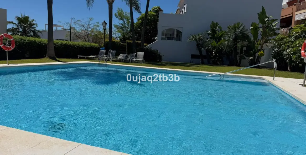 Long-term rent of townhouse in El Paraiso 58