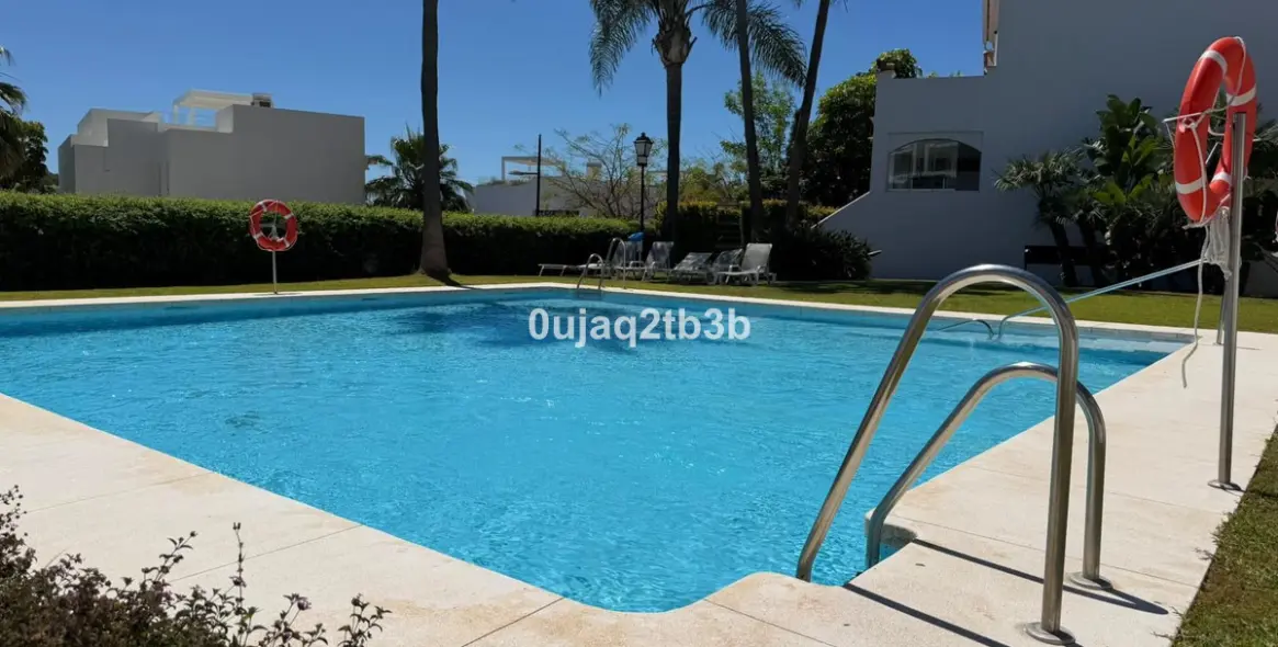 Long-term rent of townhouse in El Paraiso 61
