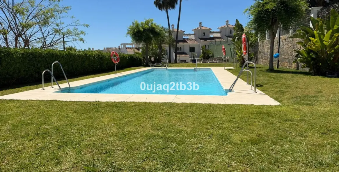 Long-term rent of townhouse in El Paraiso 63