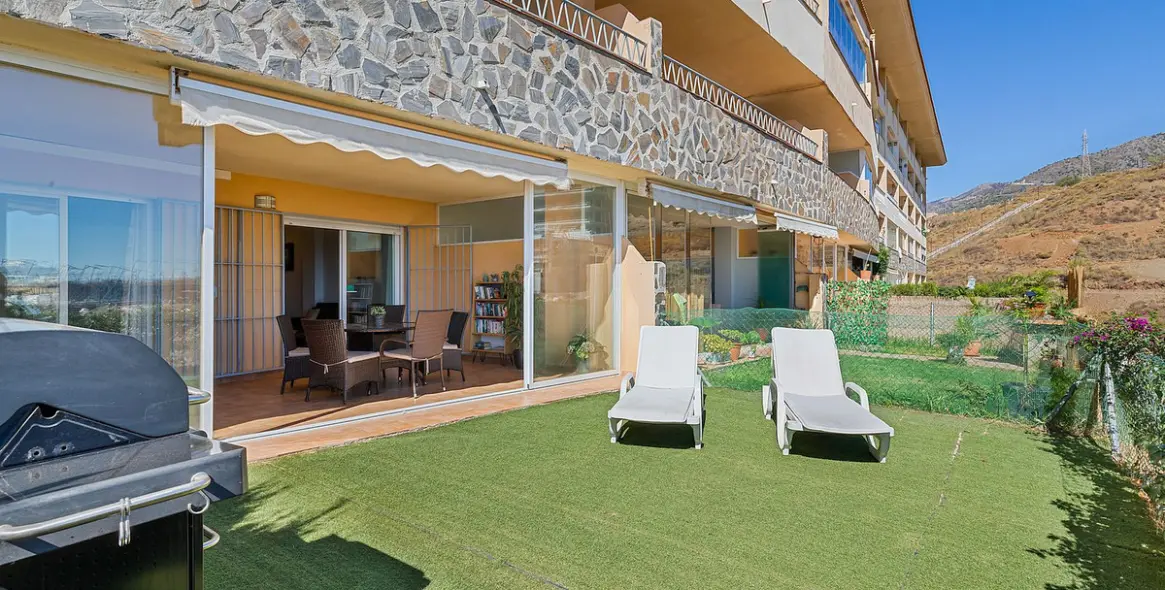 Sale of ground floor apartment in Fuengirola 1